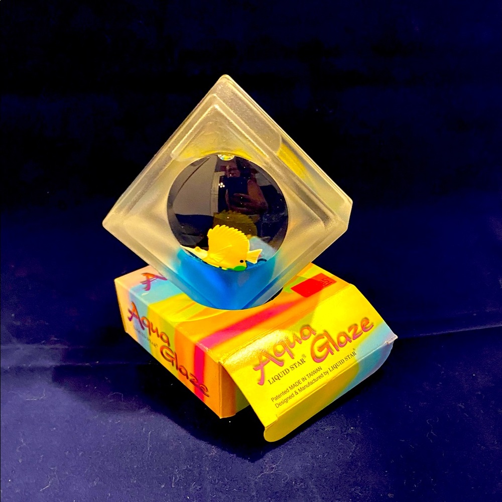 Aqua Glaze - Water Globe